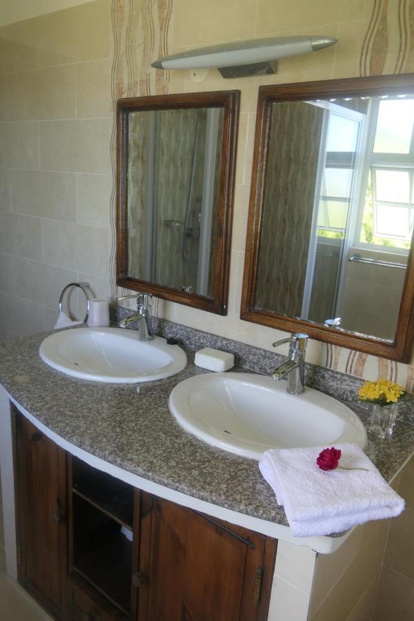Tropical Garden Self Catering Villa Victoria Kültér fotó